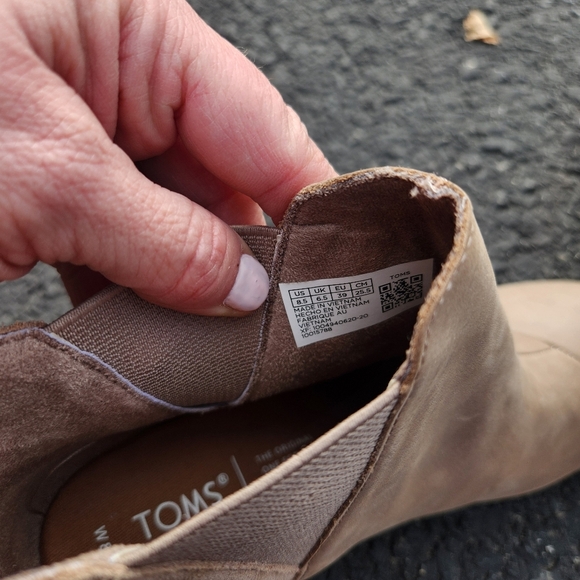 NWT Tom’s Kelsey Wedge Booties Taupe Gray Suede Leather size 8.5 - Picture 7 of 9